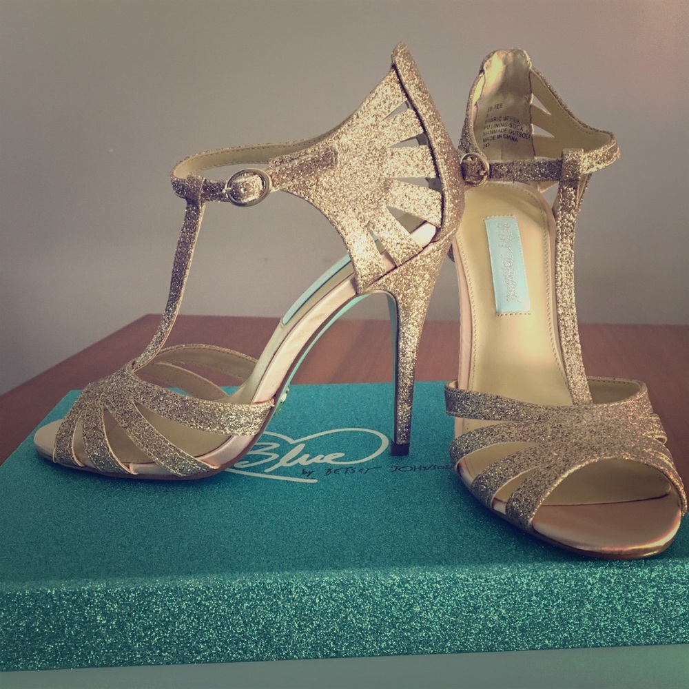 BRAND NEW Betsey Johnson Heels